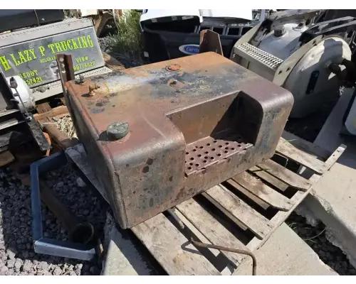 Fuel Tank Ford F700 Holst Truck Parts