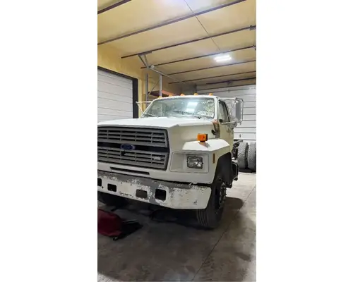 Ford F700 Hood