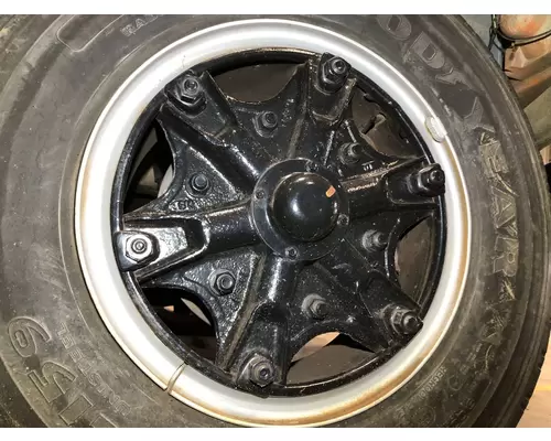 Ford F700 Hub