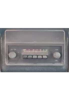 Ford F700 Radio