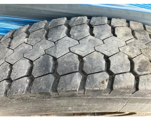 Ford F700 Tires