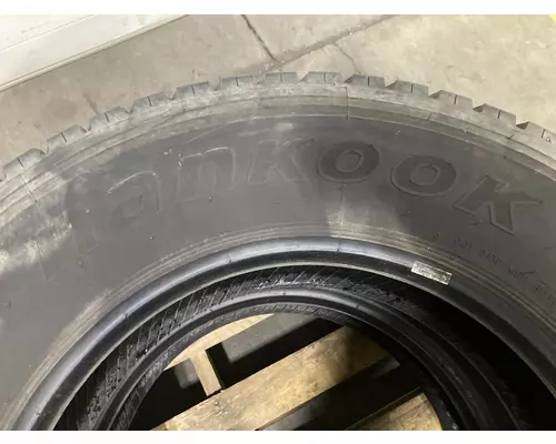 Ford F700 Tires