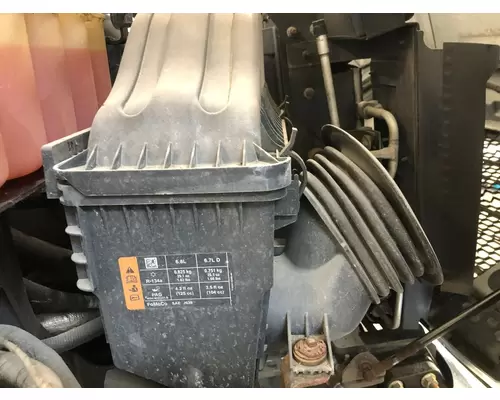 Ford F750 Air Cleaner