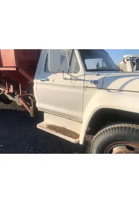 Ford F750 Mirror (Side View)