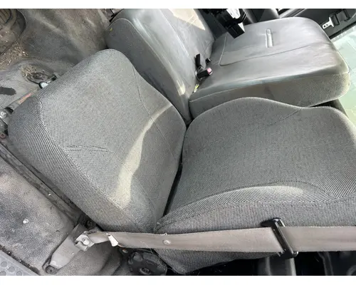 Seat, Front FORD F750 DTI Trucks