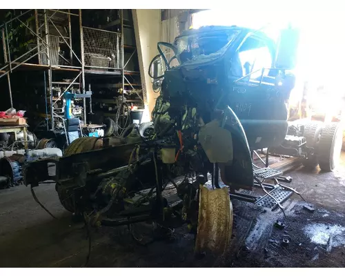 Spindle / Knuckle, Front FORD F750 Crest Truck Parts