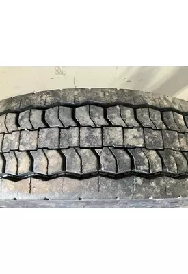 Ford F750 Tires