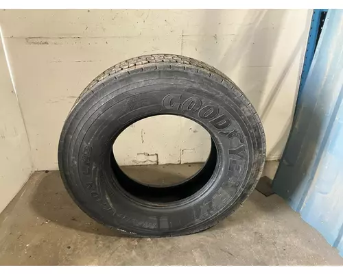 Ford F750 Tires