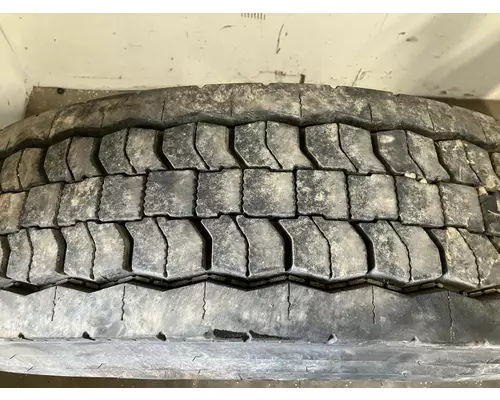 Ford F750 Tires