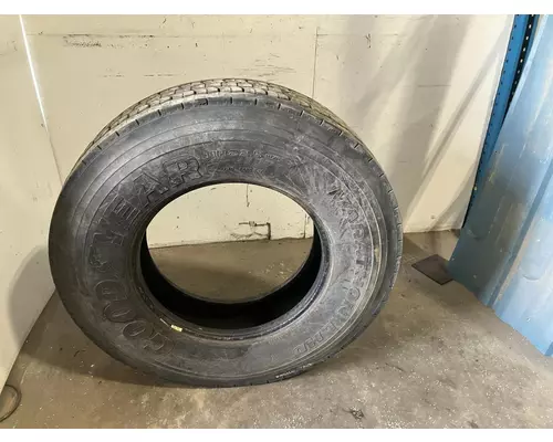 Ford F750 Tires