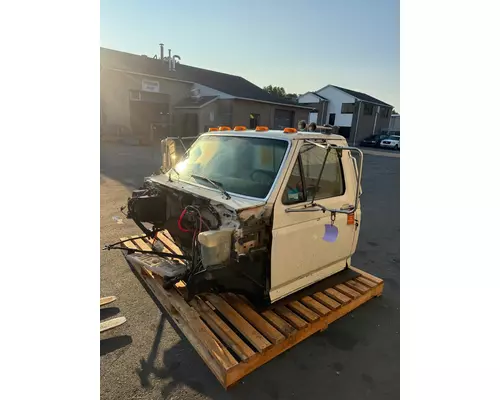 Cab FORD F800 Camerota Truck Parts