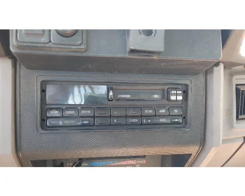 Radio FORD F800 LKQ Heavy Truck Maryland