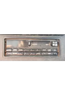 Ford F800 Radio