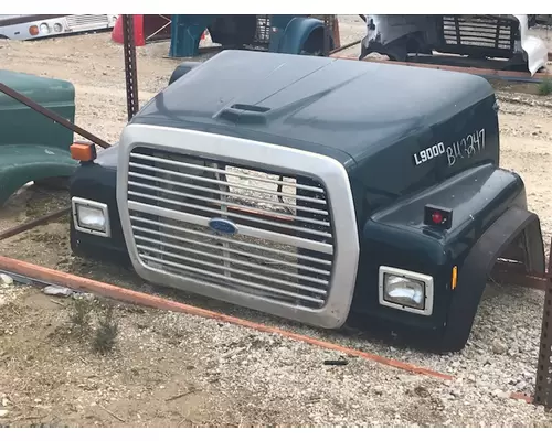 Hood FORD L8/9000 Stateline Truck Parts And Recycling Inc