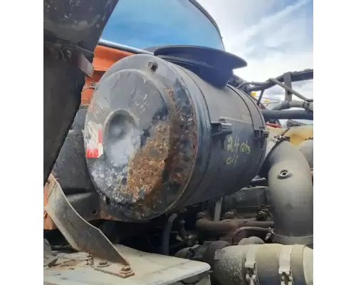 Ford L8000 Air Cleaner