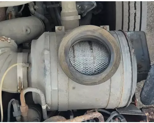 Ford L8000 Air Cleaner