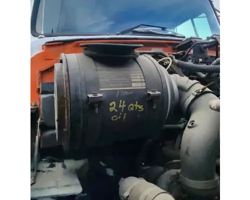 Ford L8000 Air Cleaner