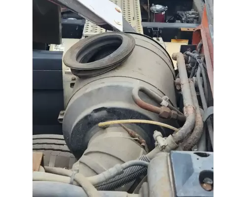 Ford L8000 Air Cleaner