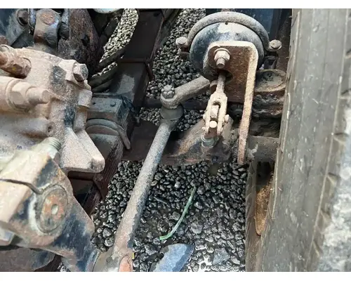 Ford L8000 Axle Assembly, Front (Steer)