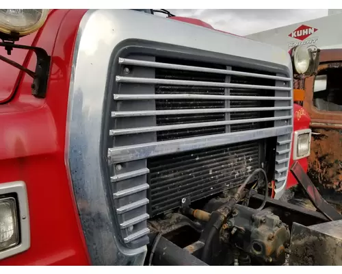 Ford L8000 Grille