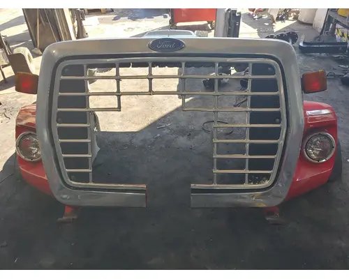 Hood FORD L8000 Truck Salvage International Inc