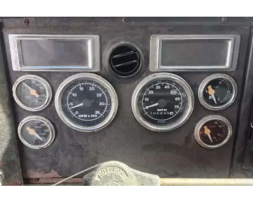 Ford L8000 Instrument Cluster