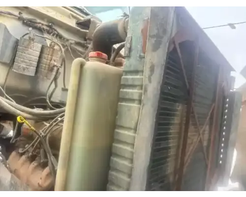 Ford L800 Radiator