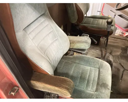 Seat, Front FORD L8513 LOUISVILLE 113 Vander Haags Inc Col