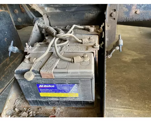 Ford L9000 Battery Box