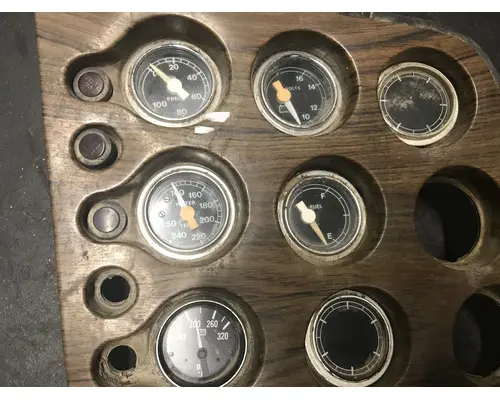 Ford L9000 Dash Assembly