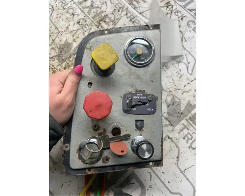 Ford L9000 Dash Assembly