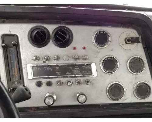 Ford L9000 Dash Panel