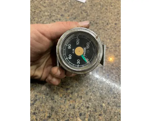 Gauges (all) FORD L9000 Truck Salvage International Inc