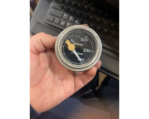 Gauges (all) FORD L9000 Truck Salvage International Inc