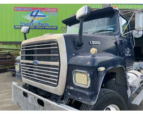 Hood FORD L9000 4-trucks Enterprises LLC