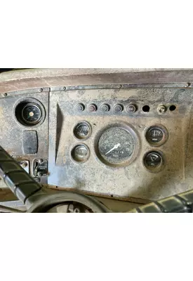 Ford L9000 Instrument Cluster