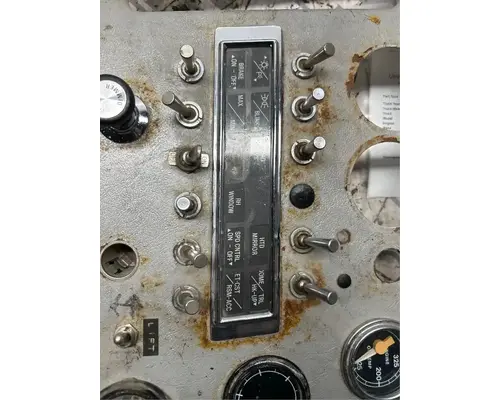 Ford L9000 Instrument Cluster