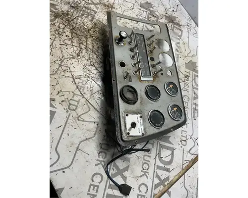Ford L9000 Instrument Cluster