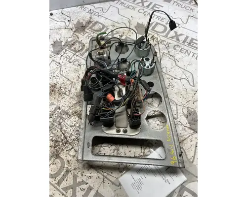 Ford L9000 Instrument Cluster