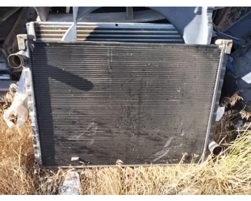 Ford L9000 Radiator