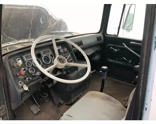 Ford LA8000 Dash Assembly