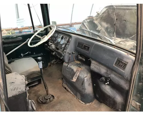 Ford LA8000 Dash Assembly