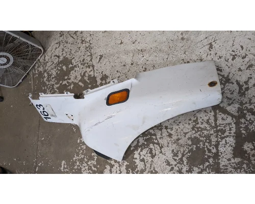 Ford LA9000 AERO MAX 106 Fender Extension