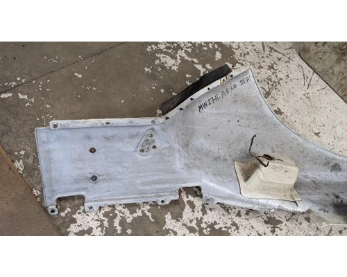 Ford LA9000 AERO MAX 106 Fender Extension