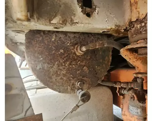 Ford LA9000 Aero Max 106 Air Tank
