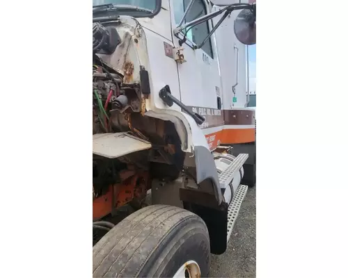 Ford LA9000 Aero Max 106 Fender Extension