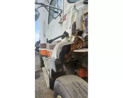 Ford LA9000 Aero Max 106 Fender Extension