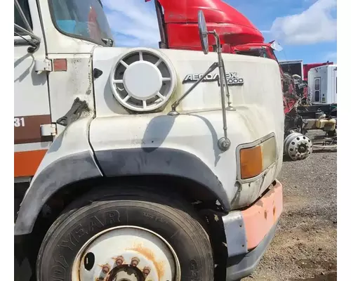 Ford LA9000 Aero Max 106 Hood