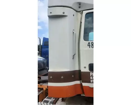 Ford LA9000 Aero Max 106 Side Fairing