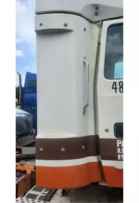 Ford LA9000 Aero Max 106 Side Fairing